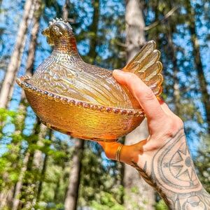 Vintage amber golden carnival glass hen on nest Indiana glass 1960s